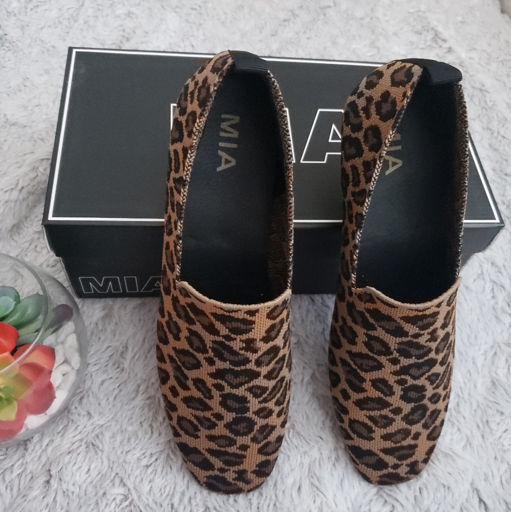 MIA Yohanna Perforated Slip On Flat Size 8.5 - Picture 1 of 8
